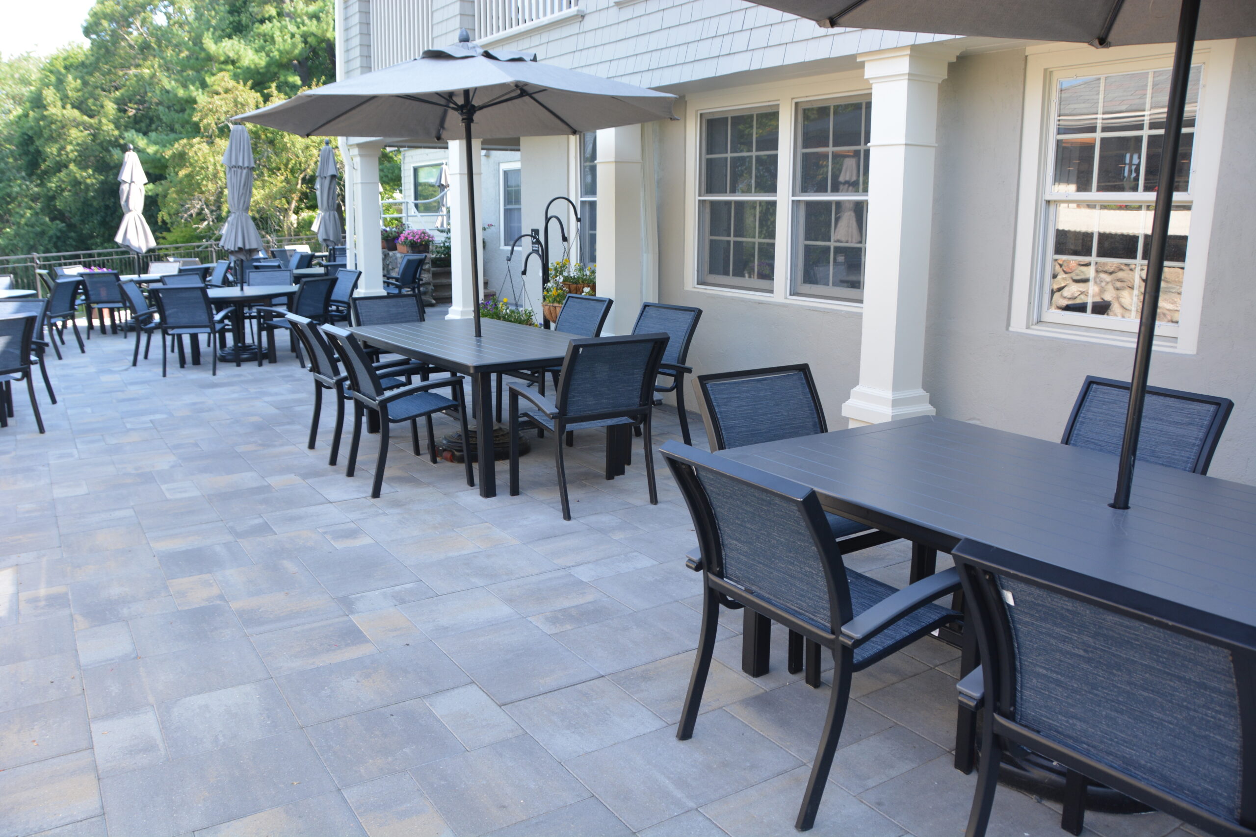 backyard patio contractors